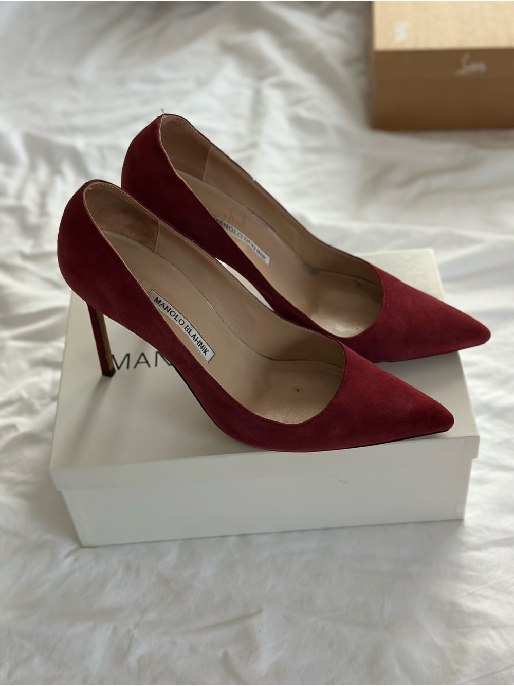 Manolo Blahnik Merlot Burgundy Suede Pointed Toe Pumps Size 41